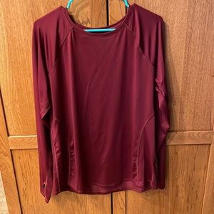 Long sleeve athletic top